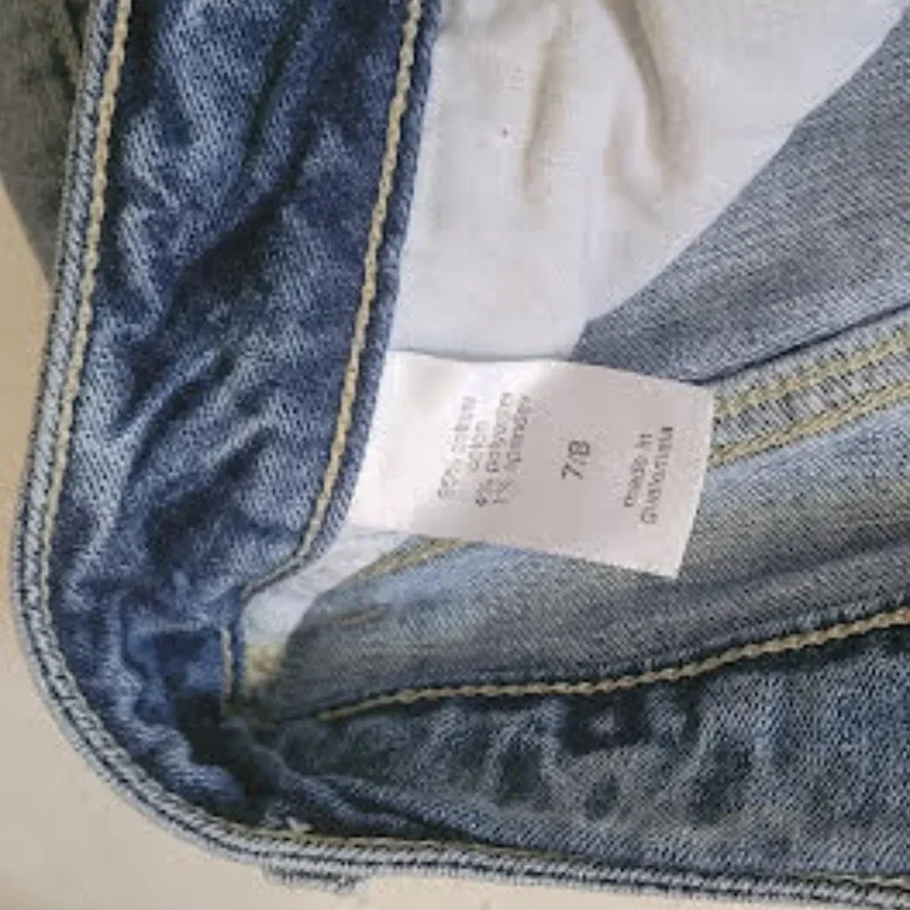 Maurices distressed jean shorts - Size 7/8 - Picture 2 of 7